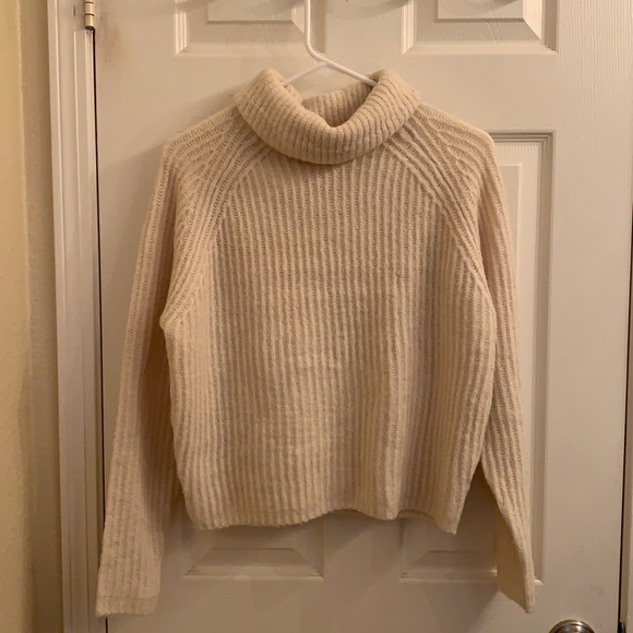 An Xs Garage Cream Turtleneck Sweater 